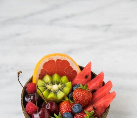 과일 다이어트의 효과와 주의사항 assorted fruits