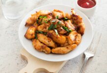 가을철 건강한 다이어트를 위한 운동과 식단 전략 a plate of food