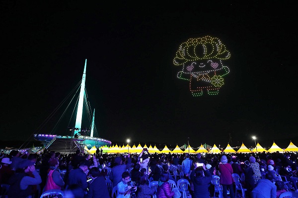 오색 국화가 피어나는 마산가고파국화축제 개막(관광과) (4)