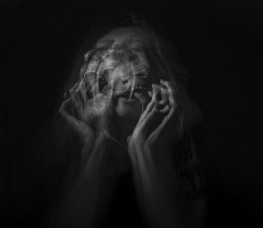 정신건강, 지키는 것이 삶의 질을 높이는 첫걸음 woman's portrait